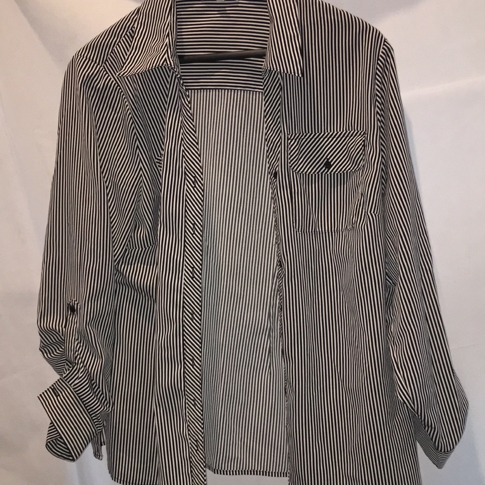Notations Woman Black And White Minimalist Button Down Shirt | Size 1X
